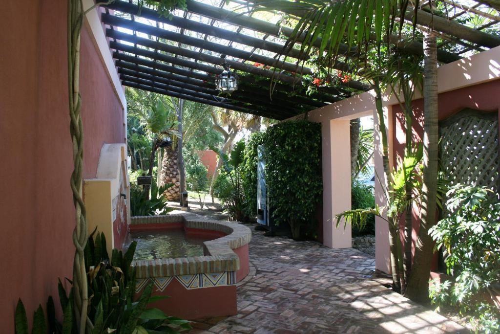 100% Fun Hotel Tarifa Quarto foto